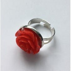 Ring de luxe zilverkleur met rode roos